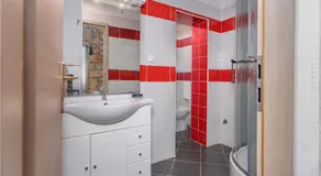 2 Bedroom Stunning Apartment In Gabonjin - Image 2