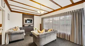 Aroha Motel & Apartments - Image 2