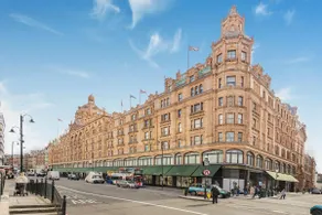 4-Bed House | Next To Harrods | Private Parking - Image 5