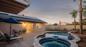 Sunlit Oasis with Heated Pool and Jacuzzi 20 minutes to Disneyland - Image 5