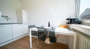 Apartment - Central with kitchen - Balcony - Fair - Image 4