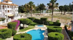 LUJOSO ADOSADO de TRES HABITACIONES en VERA PLAYA A 200 METROS DEL MAR - Image 3