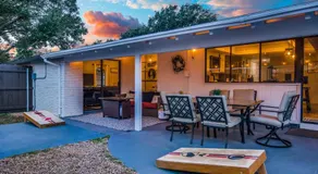 Jacuzzi & Pool House w/Game Room + Fire table - Image 4
