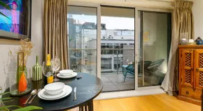 Elegant 2BD Flat Near Old Street, London - Image 2