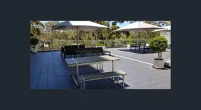 Luxury 2 bedroom + FREE carpark near the city - Image 2