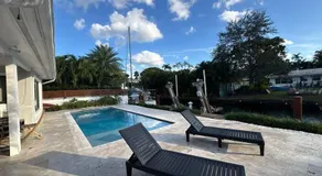 Waterfront Luxury 3BD Home With Pool & hot tub - Image 3