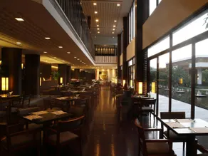 Baiyun Lakeside Hotel - Image 3