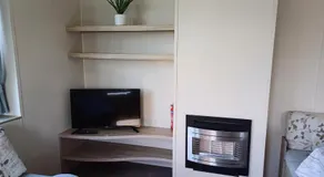 3 Bedroom Caravan - Sleeps 8 Parking Pets Beach - Image 2