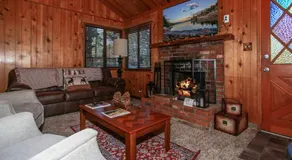 Moonlight Lodge - Close to Bear Mountain, Fireplace, Deck, Barbecue - Image 2