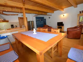 Spacious Cottage near Ski area in Bystra and Jiserou - Image 3