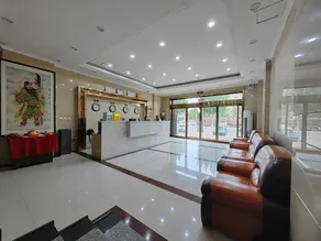 Longze Hotel - Image 3