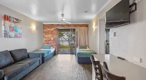 Sarina Beach Motel - Image 5