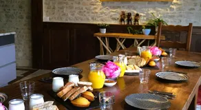 Heritage stone house BnB with Gourmet Breakfast - Chambres d'hôtes de charme entre Bayeux et les plages du débarquement - Image 3