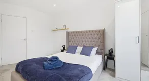 Central Apartment - 16 Mins to London - Image 2