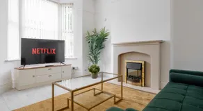 Mersey View 4 Bedroom by Liverpoollux Next To Everton Stadium - Image 3