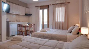 Tsironis Guesthouse - Image 2