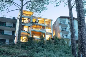 StayVista at 2 Rooms On LG @ Villa In The Mist - Image 3