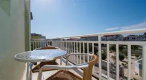 Merveilleux appartement avec barbecue | Vue jardin - Image 3