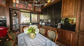 Sherlock Home - Image 5