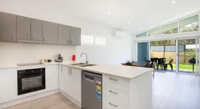 Sanctuary Blue Pet Friendly 5 Mins to Hyams Beach - Image 3