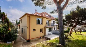 Family Friendly Spacious Two Floor B&B Prague - Image 3