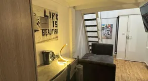 Room 3 minute drive from Luton Airport - Image 2