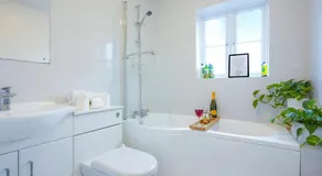 Room close to city - Image 2