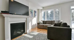 New Blue Mountain Village Snowbridge Executive Townhome Sleeps 10 with Outdoor Pool and Shuttle - Image 2