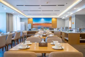 Yeste Hotel Yulin Yuzhou District Government Shizijie Jinmao - Image 3