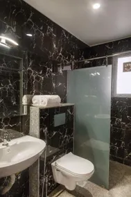 Hotel Opal - Image 2