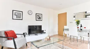 Stays in London Bridge - Image 2