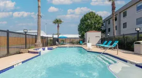 Hampton Inn Houston Deer Park Ship Area - Image 3