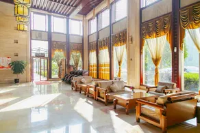 Huitang Zilongwan Hot Spring Holiday Hotel - Image 3
