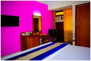 Hotel The Citadel - Image 2