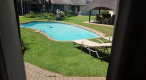 12 On Vaal Drive Guest Lodge - Image 5