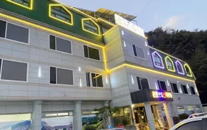 Hadong Hot Spring Hotel Sauna - Image 2