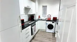 Manchester Holiday Apartment - Image 5