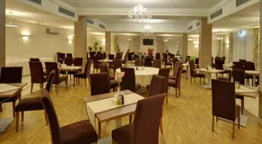 Hotel Camelot - Image 4