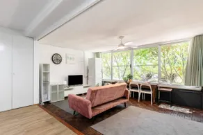 The Cathedral - Cozy, Convenient 1BR Studio - Image 2