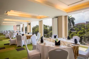 KHAS Surabaya Hotel - Image 5