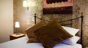 The Junction Hotel - Image 2