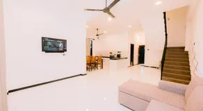 Summit House - Image 2