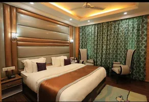 Milad Hotel - Image 5