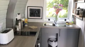 Beautiful one bed Pod in idyllic surroundings - Image 5