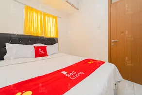 RedLiving Apartemen Cinere Resort - Gold Room - Image 2