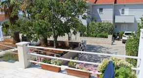 Apartments with parking space Supetar, Brac - 20219 - Image 5