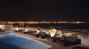 A310 Lagoon Beach Apartment & Spa - Image 2