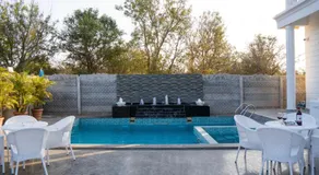Berlin Villa 6BR Farm Private Pool by Homeyhuts - Image 4