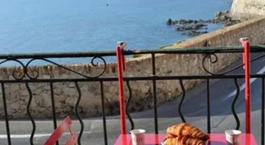 Sea view with balcony old town of Antibes 2 pers - Image 3