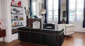 Une chambre et des tableaux - Image 3